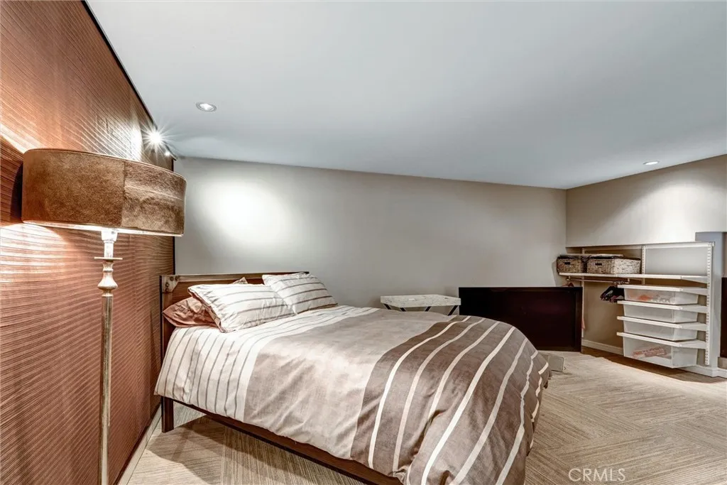 Photo #15: SB25018055 Listing: Photo #15