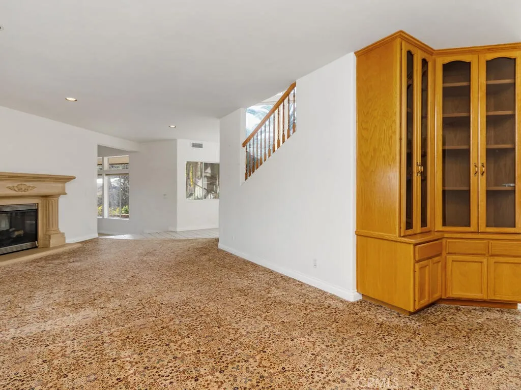 https://cdn.realtyfeed.com/cdn/127/306352291/1bc6038a90dc5156d77f0ec48c8a41a8.webp