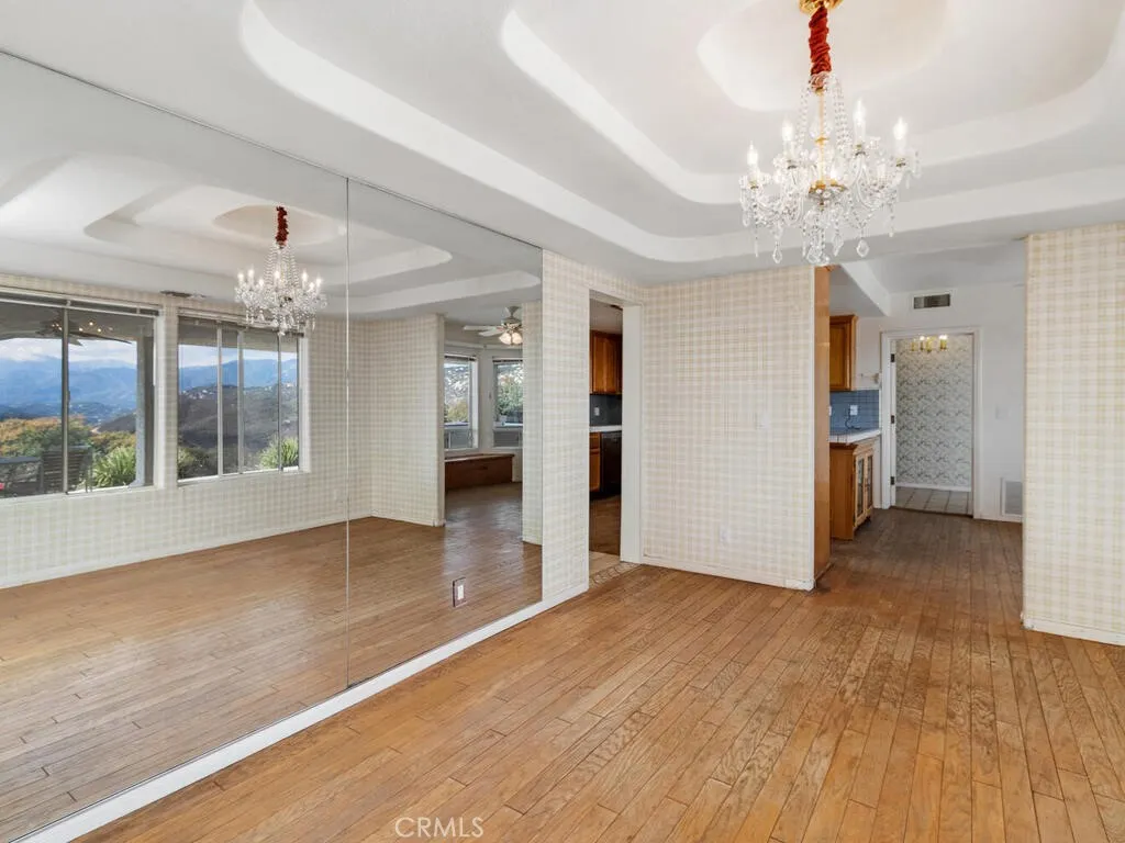 https://cdn.realtyfeed.com/cdn/127/306352291/1fb22ef27d5c627b4374c2c0acffe1f3.webp