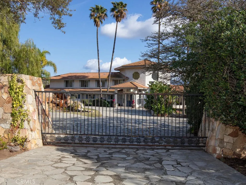 https://cdn.realtyfeed.com/cdn/127/306352291/3e9bdea460419432c02ee0ff742c6d2b.webp