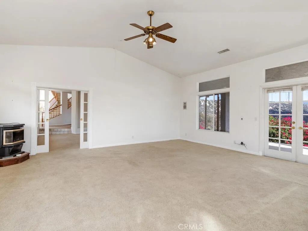 https://cdn.realtyfeed.com/cdn/127/306352291/74c84c921f61264beff24d690fd65004.webp