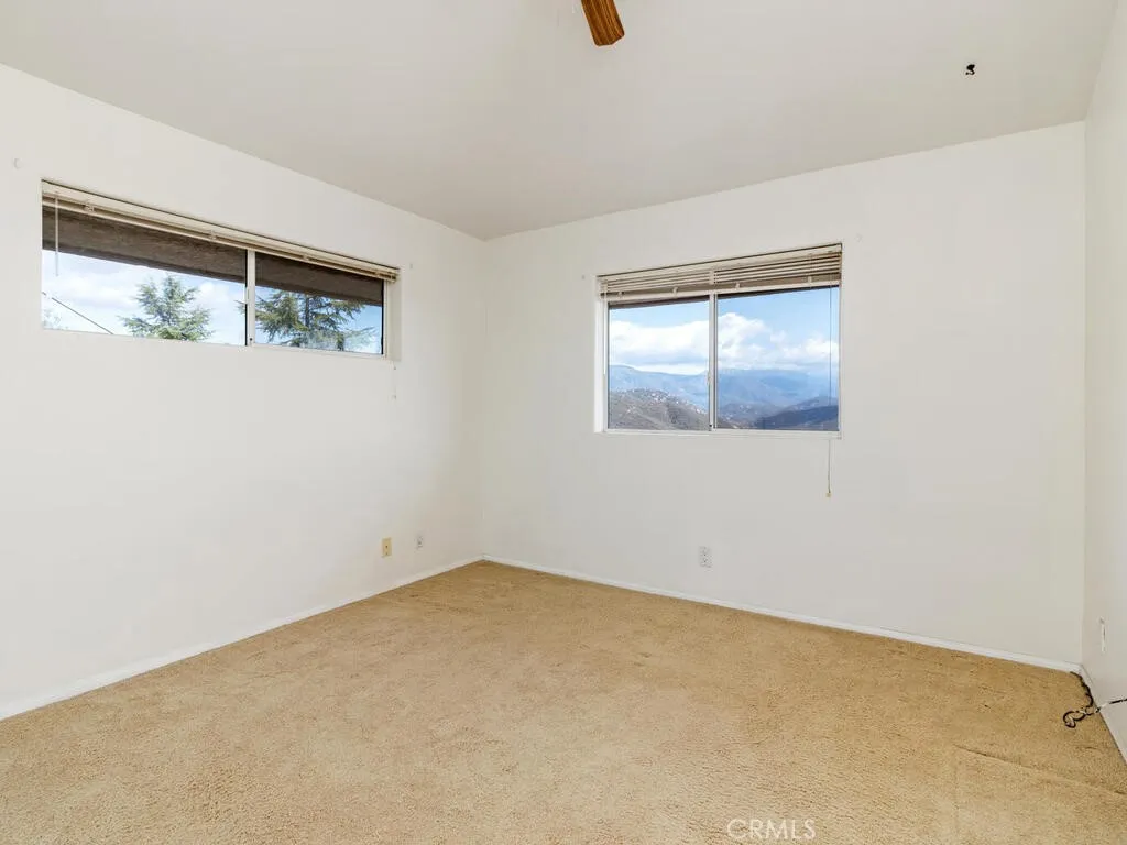 https://cdn.realtyfeed.com/cdn/127/306352291/a216a97b57409626a80ed46c10c79bf2.webp