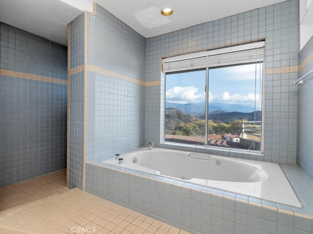 https://cdn.realtyfeed.com/cdn/127/306352291/ccd542a1c67f72a01e1da88e950d3f61.webp