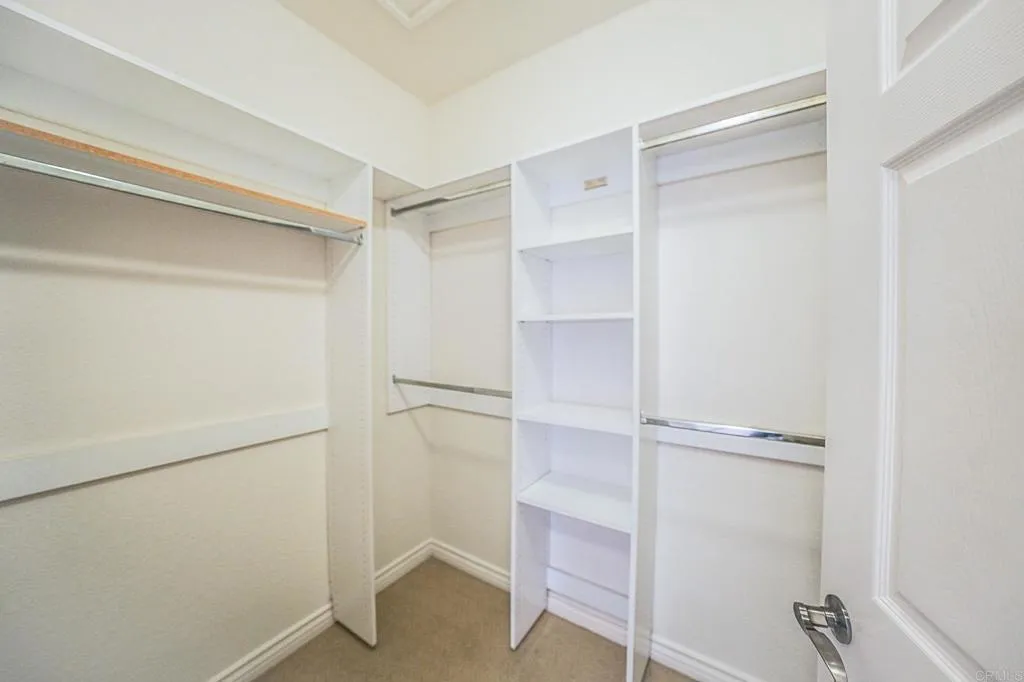 https://cdn.realtyfeed.com/cdn/127/306352588/2d5d31a54040917477f91dcd98811abd.webp