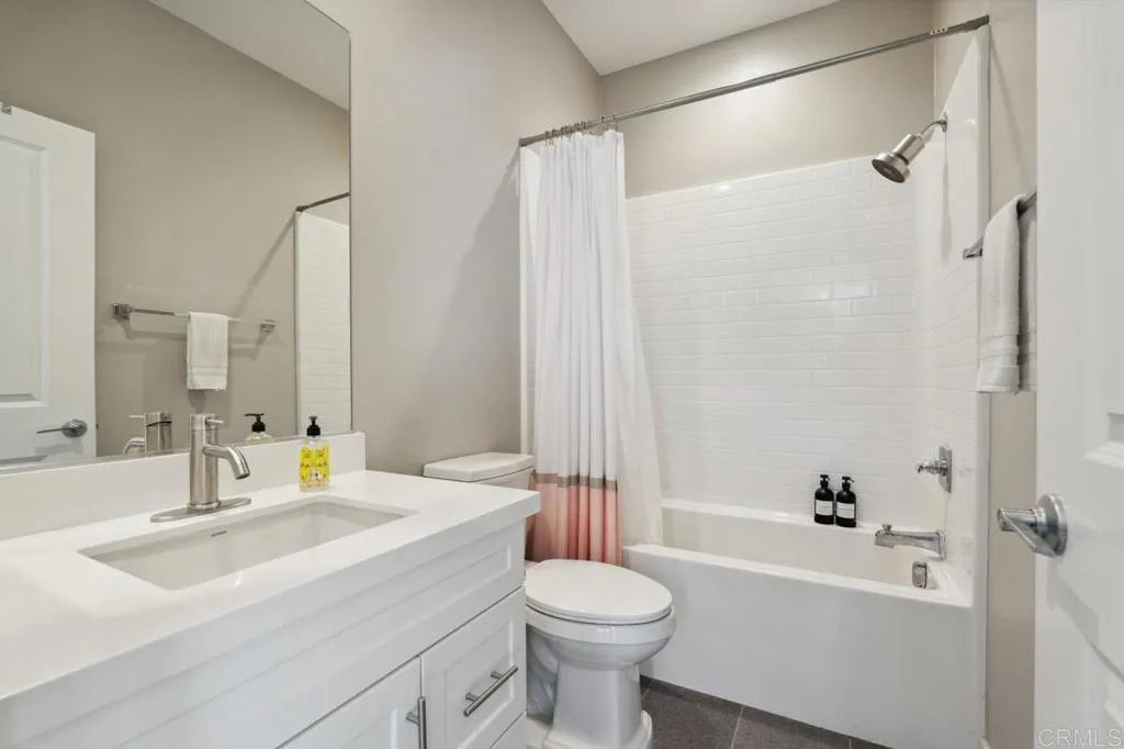 https://cdn.realtyfeed.com/cdn/127/306352733/17664f6d2aeab572d2ba810a35a0b029.webp