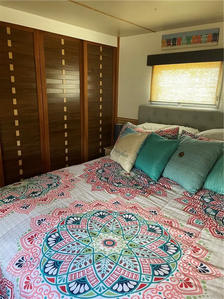 https://cdn.realtyfeed.com/cdn/127/306352810/06bedf5c7f1d51b665e47f394a62fdff.webp