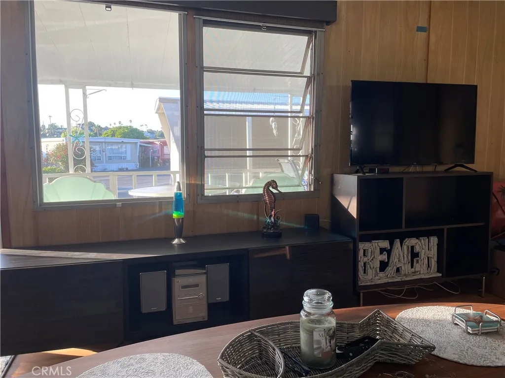 https://cdn.realtyfeed.com/cdn/127/306352810/2826280f21f4927a2bb6b7924964bb8f.webp