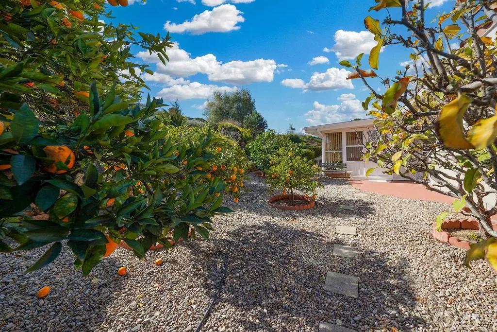https://cdn.realtyfeed.com/cdn/127/306353664/c18fc36c39d4af637bd399371a110bed.webp