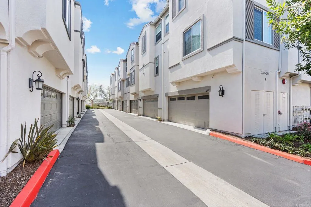 https://cdn.realtyfeed.com/cdn/127/306354094/1fe0c44165a37f363ac599da7fa88164.webp