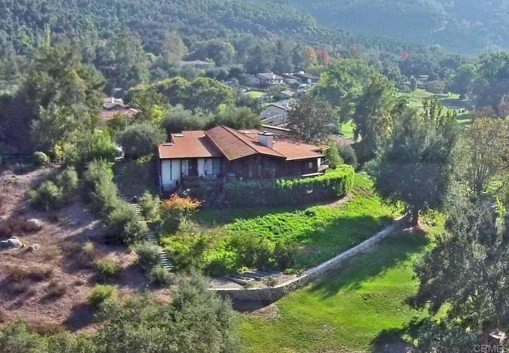 https://cdn.realtyfeed.com/cdn/127/306354099/1187421e0397656d95d51598bb1ec9f0.webp