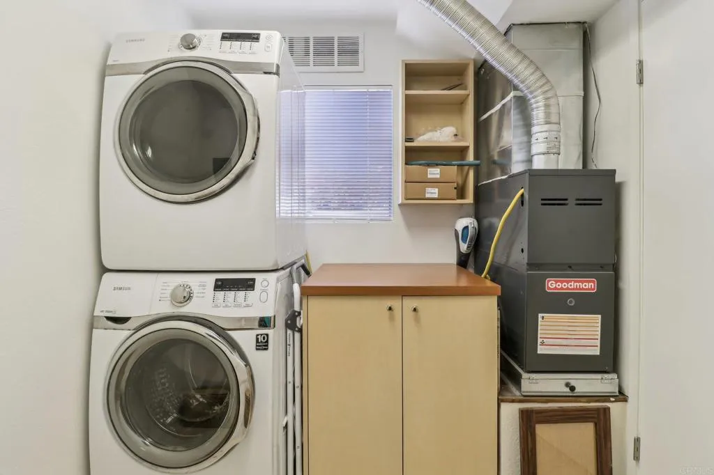 https://cdn.realtyfeed.com/cdn/127/306354270/39a440d1a660db5829009a927905409d.webp