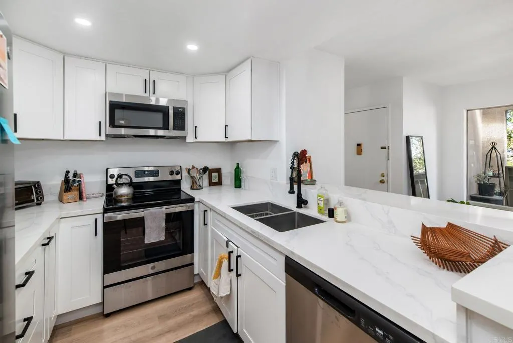 https://cdn.realtyfeed.com/cdn/127/306354275/165eb17d434884f2d3df6872eaf99d1b.webp