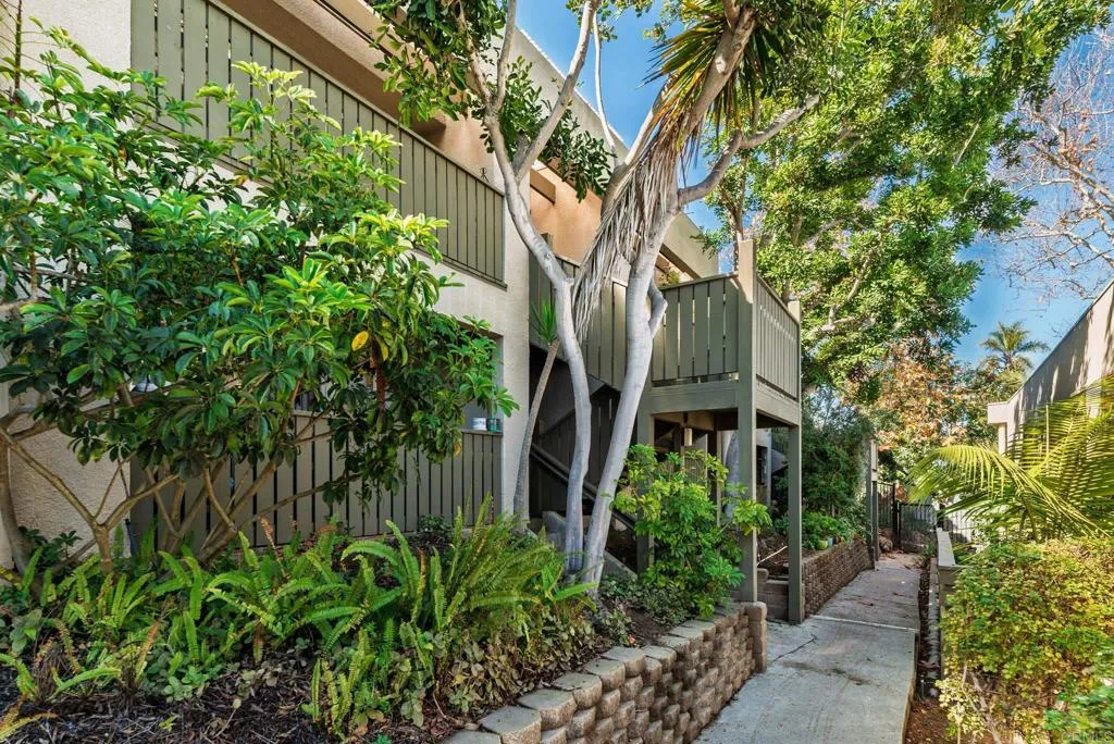 https://cdn.realtyfeed.com/cdn/127/306354275/3fb21e9f81c986700653d5441812e769.webp