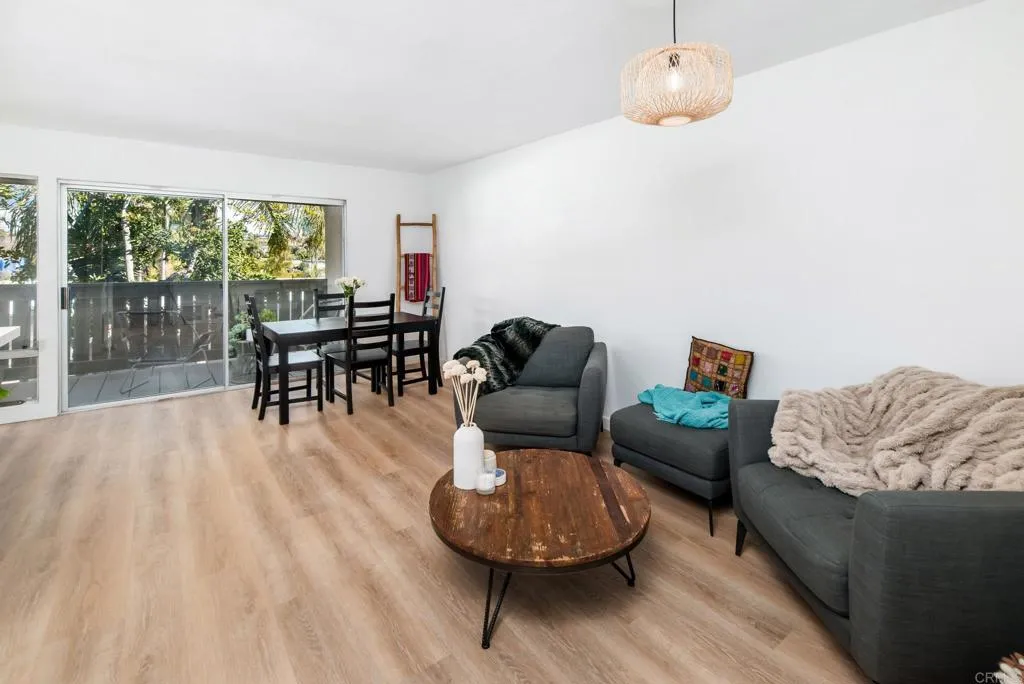 https://cdn.realtyfeed.com/cdn/127/306354275/8ef296783761fe1c028c4643d189705a.webp