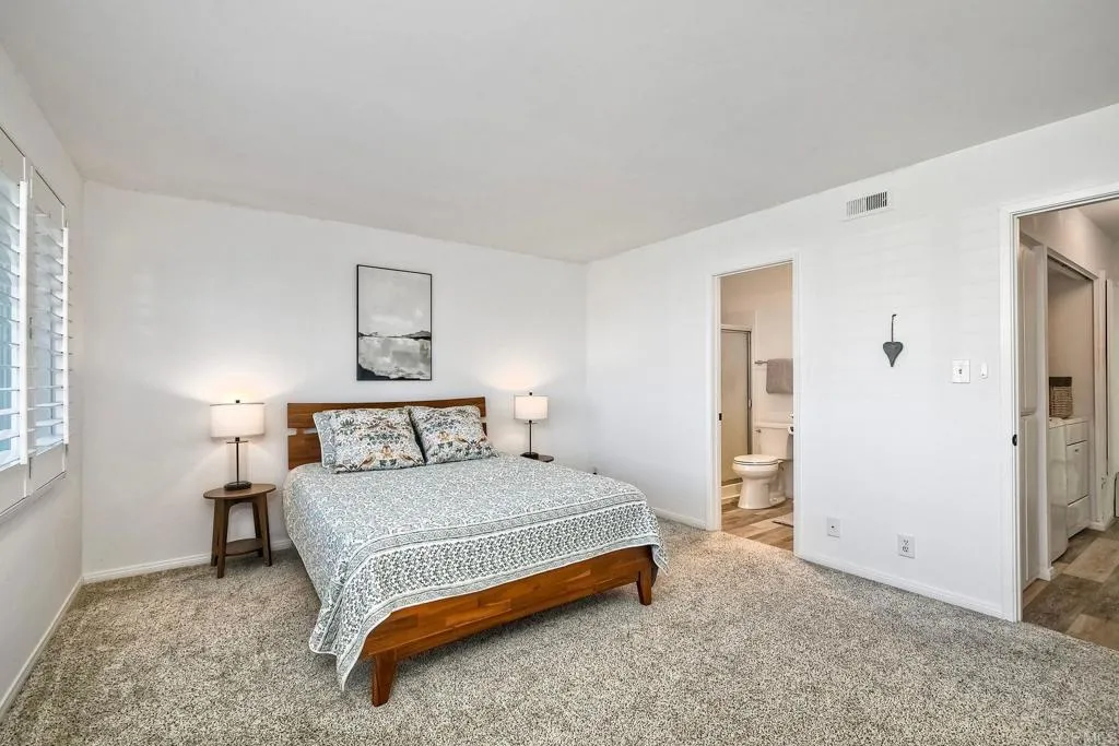 https://cdn.realtyfeed.com/cdn/127/306354710/7a9e44d2a006bff328b88b5e4622a31e.webp
