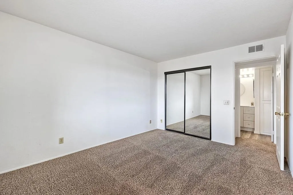 https://cdn.realtyfeed.com/cdn/127/306354727/4756866405adadd8392cfb9ffc541718.webp
