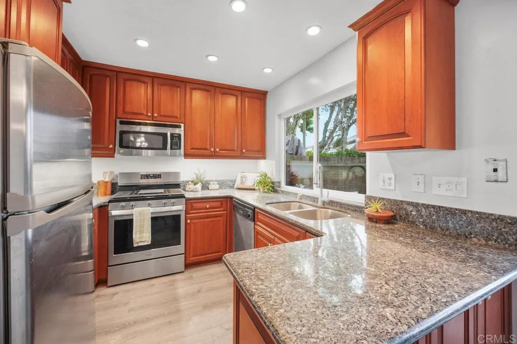 Photo #5: PTP2500820 Listing 