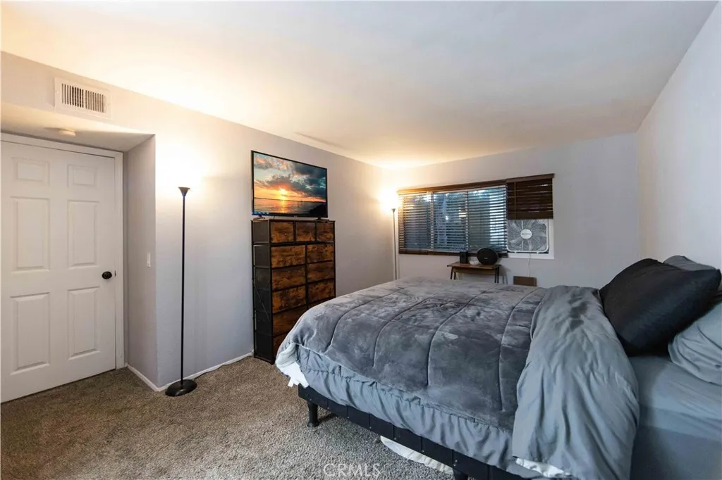 https://cdn.realtyfeed.com/cdn/127/306355692/86f5709f52468ce986514f73f8035fe6.webp