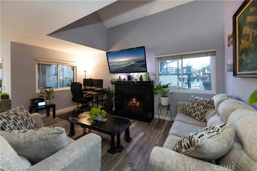 https://cdn.realtyfeed.com/cdn/127/306355692/edee86fe78cae850a1ba88106ef651d0.webp