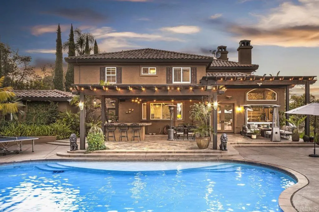 https://cdn.realtyfeed.com/cdn/127/306356066/25d01834913f8d8e949f48d98f0c00f9.webp