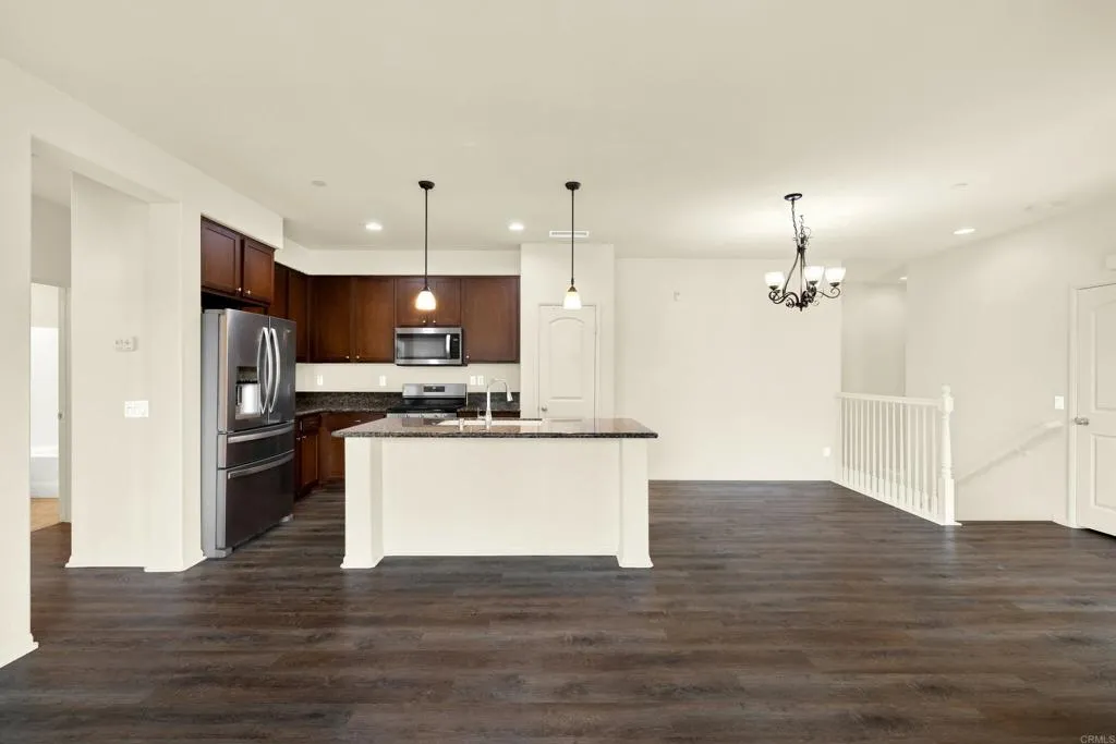 https://cdn.realtyfeed.com/cdn/127/306356116/854eef72786fa418085996a7dfa64c57.webp