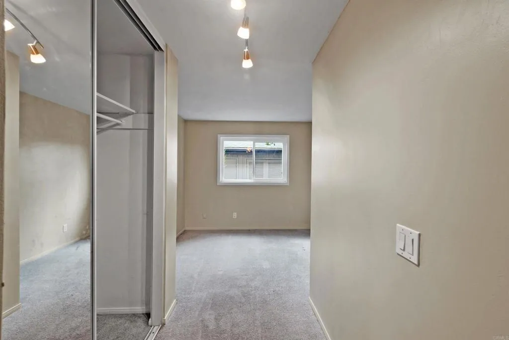 https://cdn.realtyfeed.com/cdn/127/306356120/642f66b78437075da4e631be32630166.webp
