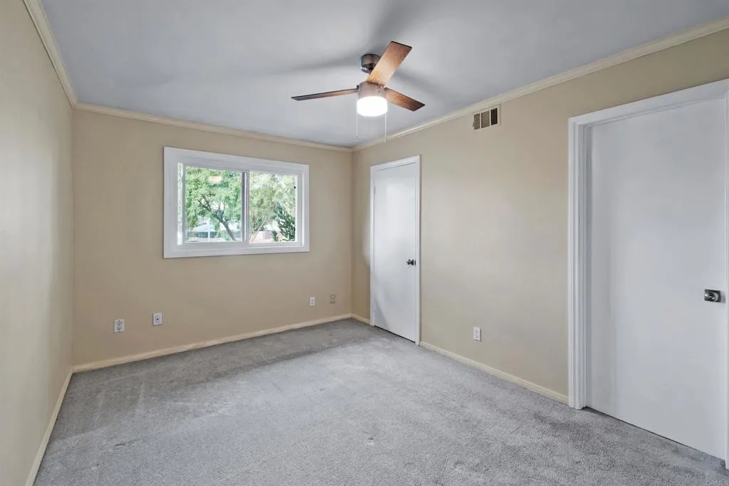 https://cdn.realtyfeed.com/cdn/127/306356120/77bcd965de13928012587dc00895cfbe.webp