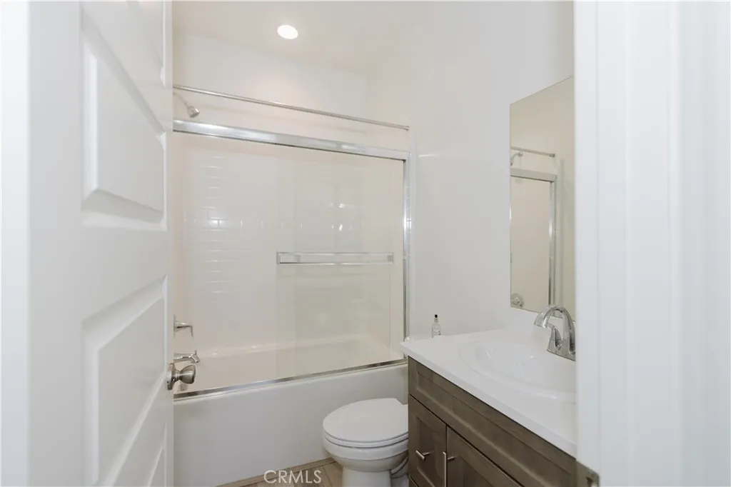 https://cdn.realtyfeed.com/cdn/127/306356131/9bbb3f77fabb7c33a3b8e11450eed4d4.webp