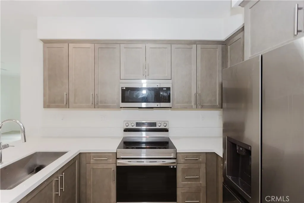 https://cdn.realtyfeed.com/cdn/127/306356131/fa1e655075ec2d6a6452622aed1143a7.webp