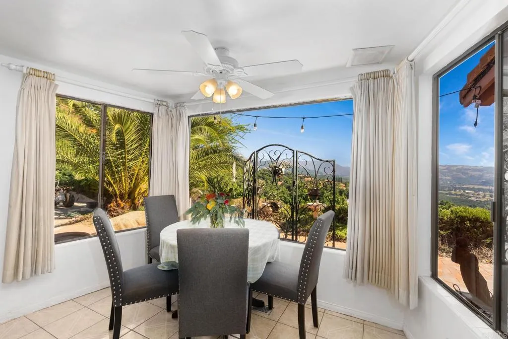 https://cdn.realtyfeed.com/cdn/127/306356367/08a008310e105a265fde2972aa995708.webp