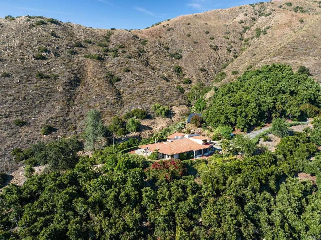 https://cdn.realtyfeed.com/cdn/127/306356367/0c28e9311afb4c93b998c6e33262ba5c.webp