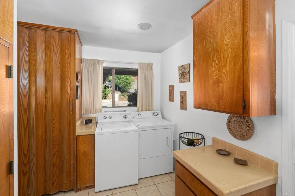 https://cdn.realtyfeed.com/cdn/127/306356367/122ff831ff1da01e6332a04fb27ccca2.webp