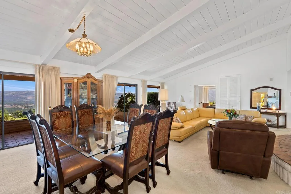 https://cdn.realtyfeed.com/cdn/127/306356367/13dec7ab4be95fcb9eb24f252cdfed3d.webp