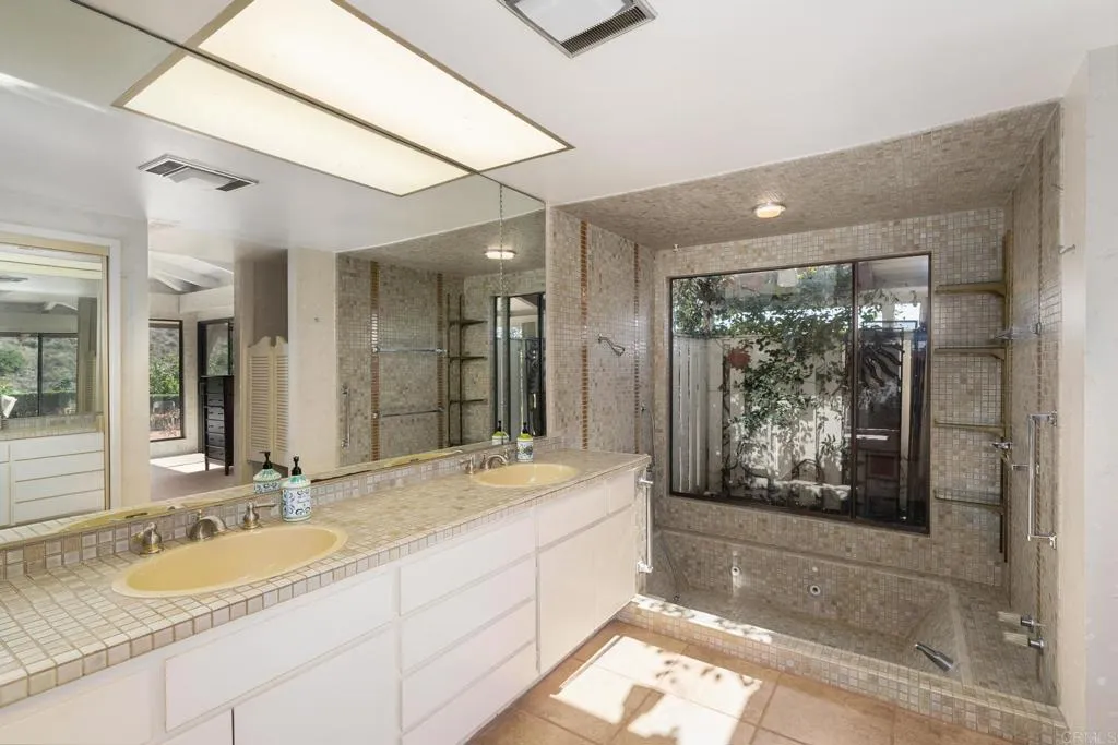 https://cdn.realtyfeed.com/cdn/127/306356367/48c56aa8730b874e1891f0a7055dc5d1.webp