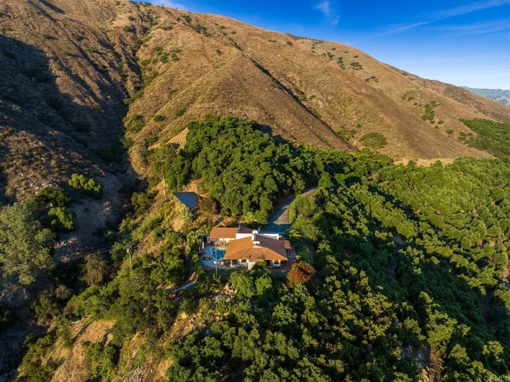 https://cdn.realtyfeed.com/cdn/127/306356367/a490c52229b3f27669695881f29df179.webp
