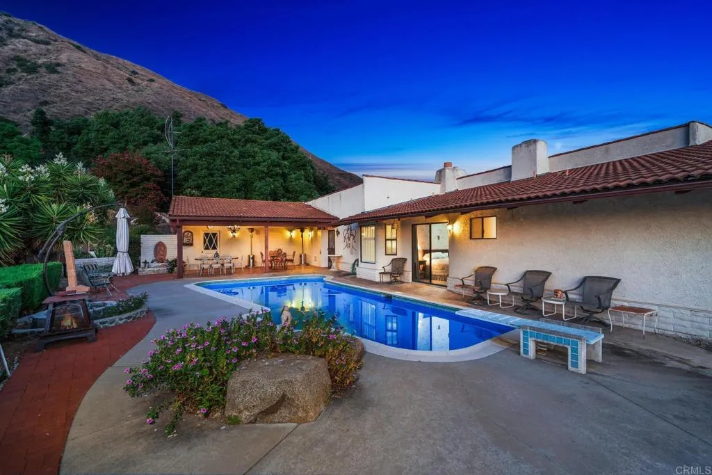 https://cdn.realtyfeed.com/cdn/127/306356367/be5f4236e163abf0fa5e3f8499c659c9.webp