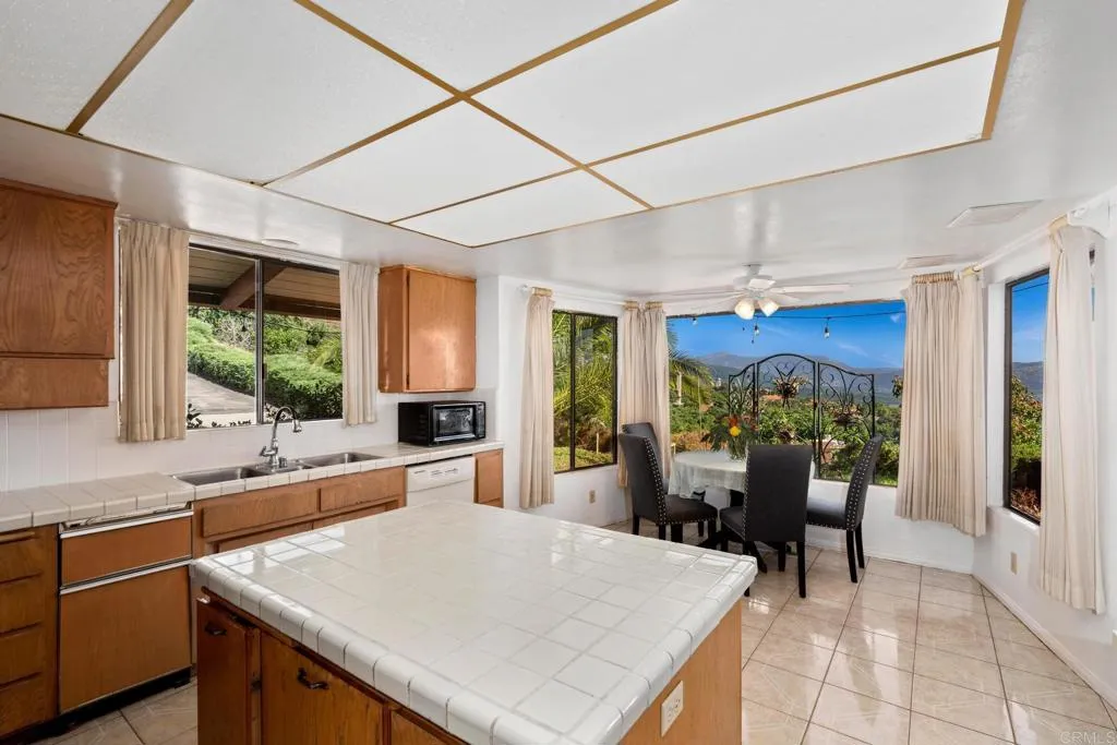 https://cdn.realtyfeed.com/cdn/127/306356367/e8b2fabe3cf53ae0942f5fb9ae763f25.webp