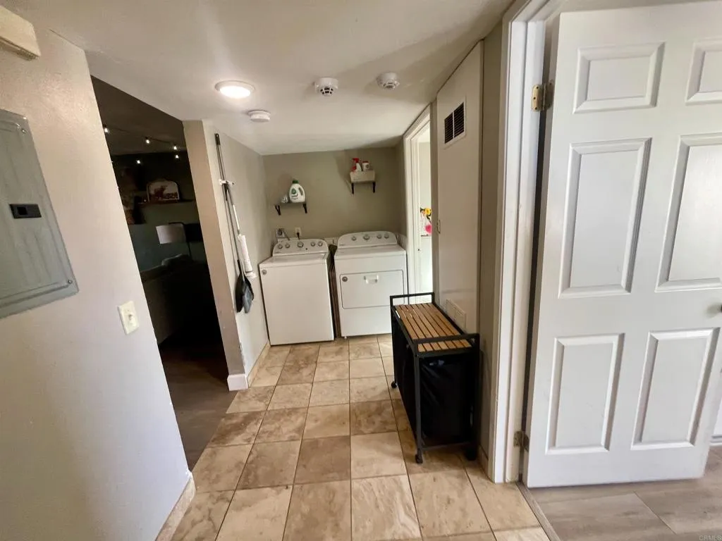 https://cdn.realtyfeed.com/cdn/127/306356434/50bde7f5ad70afceab3d97772ab9aad3.webp