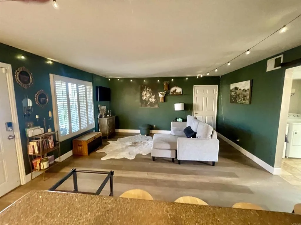 https://cdn.realtyfeed.com/cdn/127/306356434/ea416ed367028c3ad1918cb87c39aceb.webp