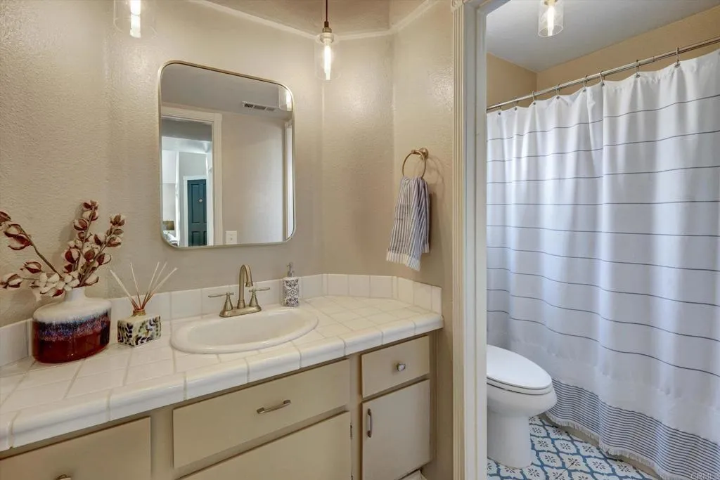 https://cdn.realtyfeed.com/cdn/127/306357097/70311ab9970cb4bed59c00057c6662dd.webp