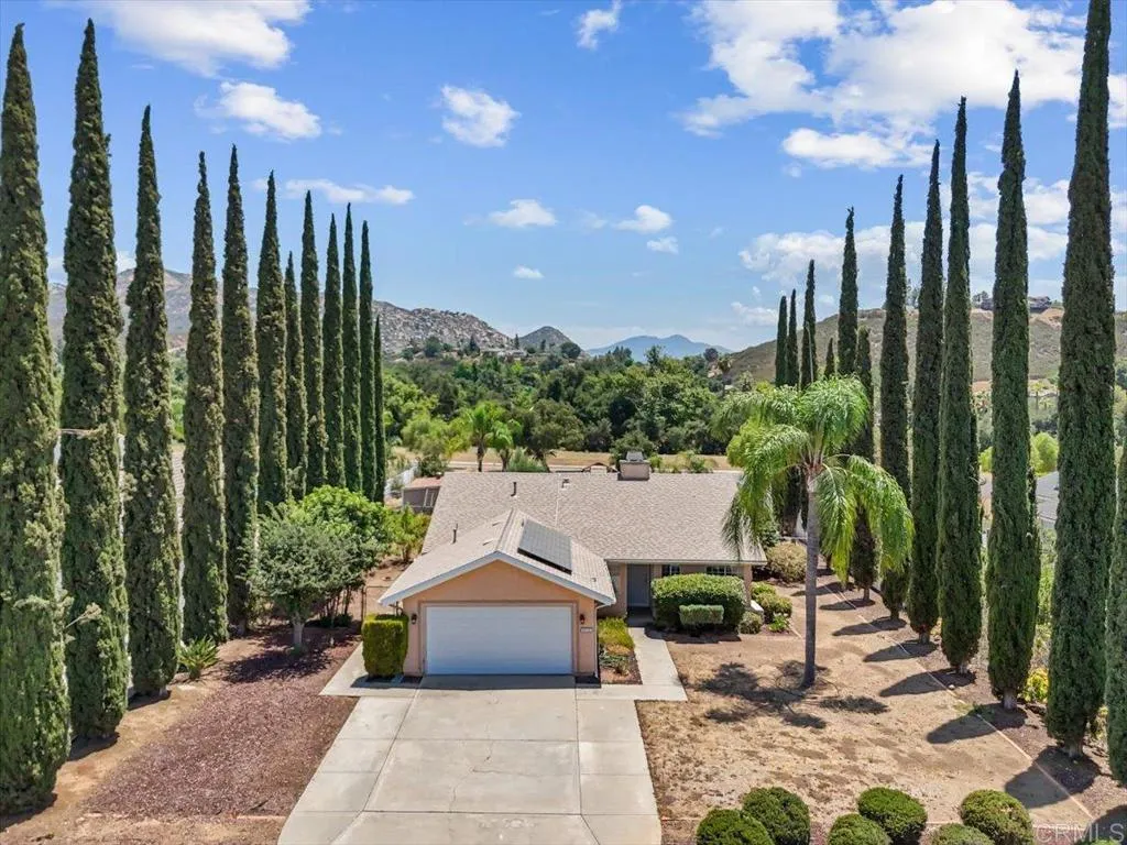 https://cdn.realtyfeed.com/cdn/127/306357251/61bcb3c3e62f9456976e7abc451f35a0.webp