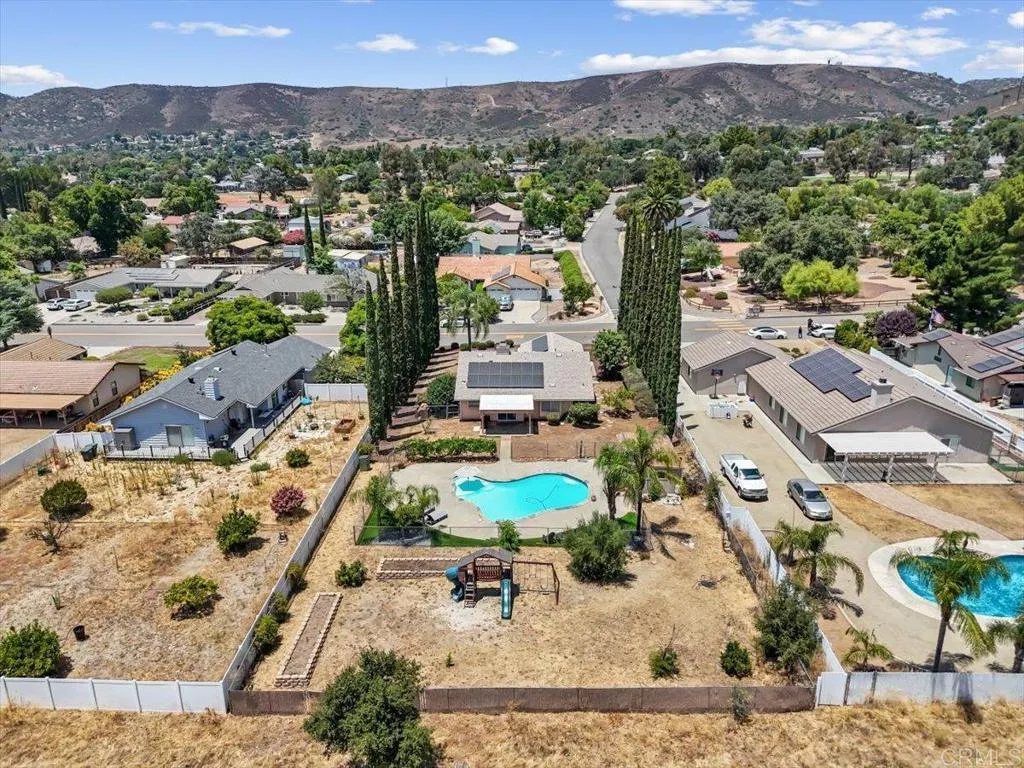 https://cdn.realtyfeed.com/cdn/127/306357251/f32d76d372310260805f13cc62957f8b.webp