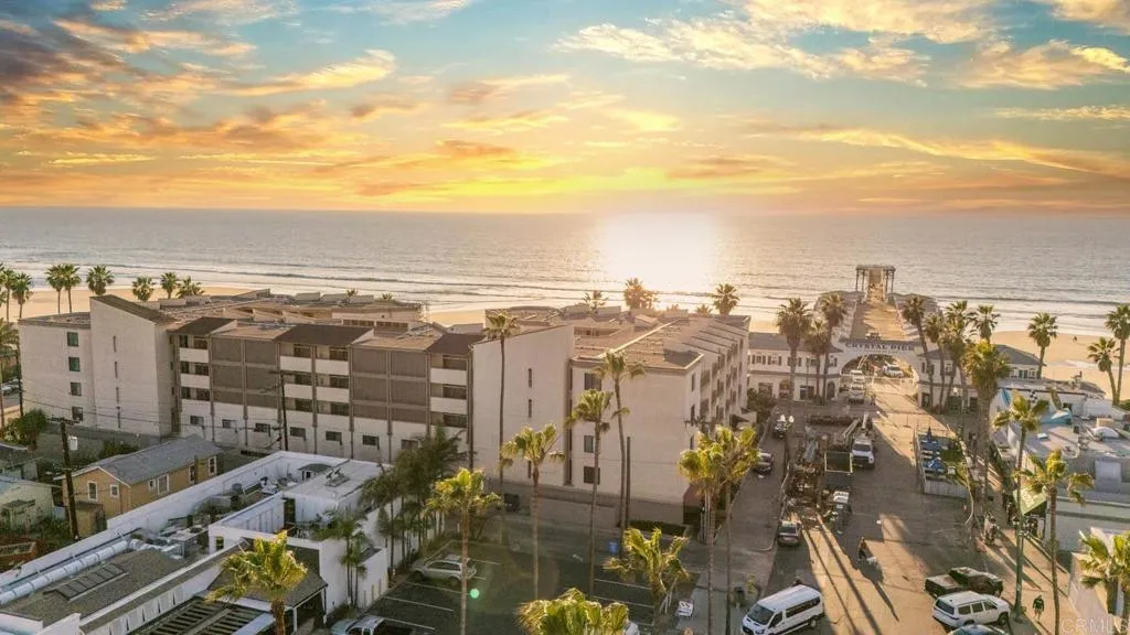 https://cdn.realtyfeed.com/cdn/127/306357353/6616c365bb4f0e6340630ba4fc58b715.webp