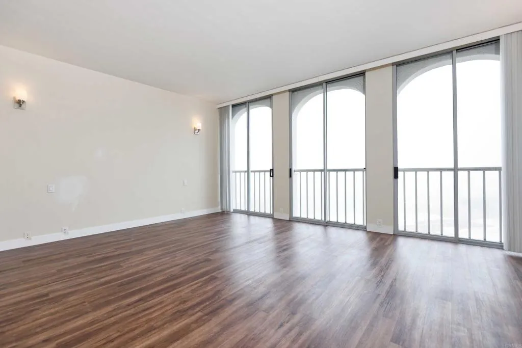 https://cdn.realtyfeed.com/cdn/127/306357644/8e96d982224cba276d32a9149a5ff469.webp