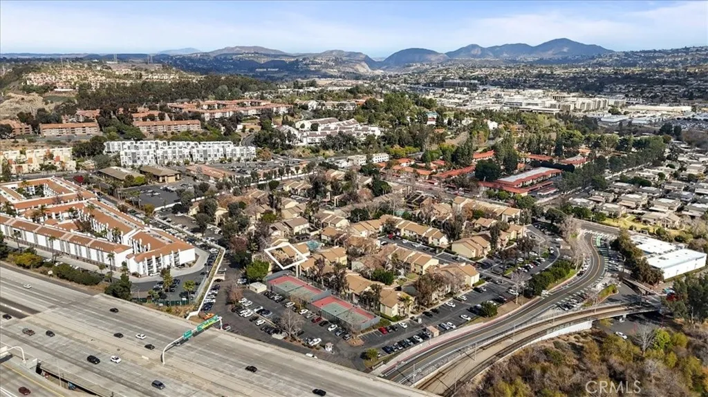 https://cdn.realtyfeed.com/cdn/127/306357680/8c6bd259e0eecb7b4f438ce4d9badfe1.webp