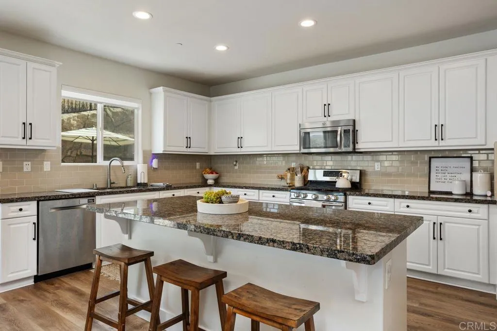 https://cdn.realtyfeed.com/cdn/127/306357684/070caa51f85044dd17261978f21d3037.webp