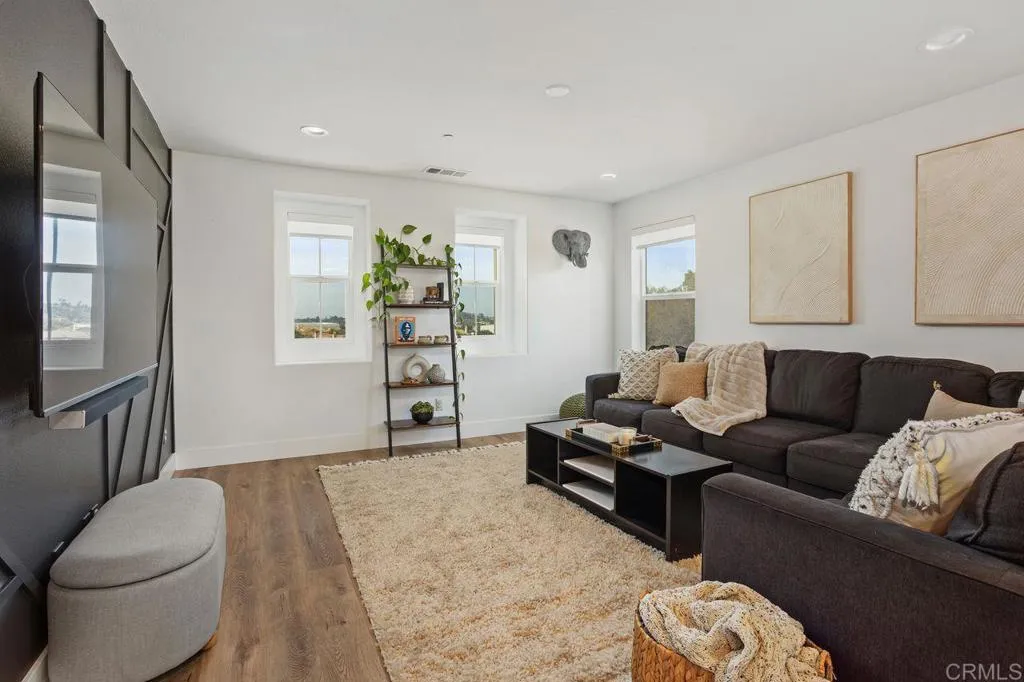 https://cdn.realtyfeed.com/cdn/127/306357684/546a15563e65118a154029ce6c164334.webp