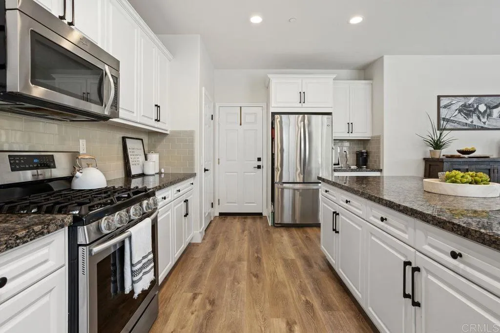 https://cdn.realtyfeed.com/cdn/127/306357684/ef332ff6d20aa0890949d307e2839ba1.webp