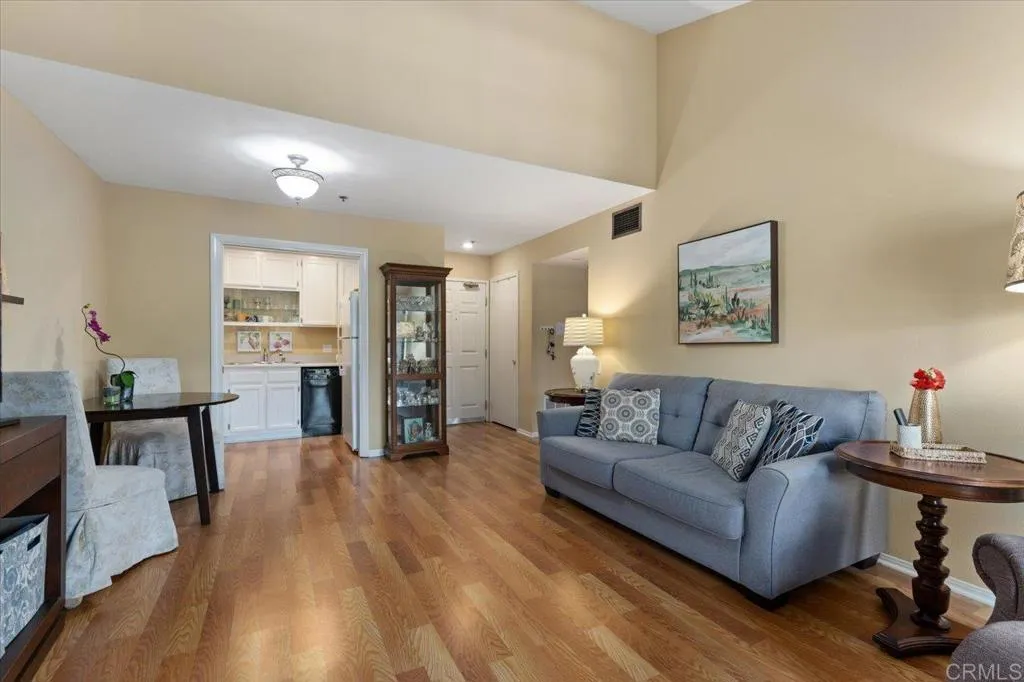 https://cdn.realtyfeed.com/cdn/127/306357807/75562549694d90ff0488ce996fe0ec43.webp
