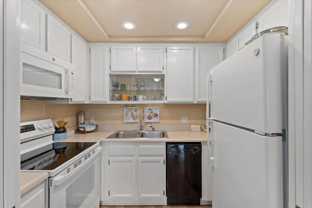 https://cdn.realtyfeed.com/cdn/127/306357807/8f030250d5567f3fa8db01c9d9428382.webp